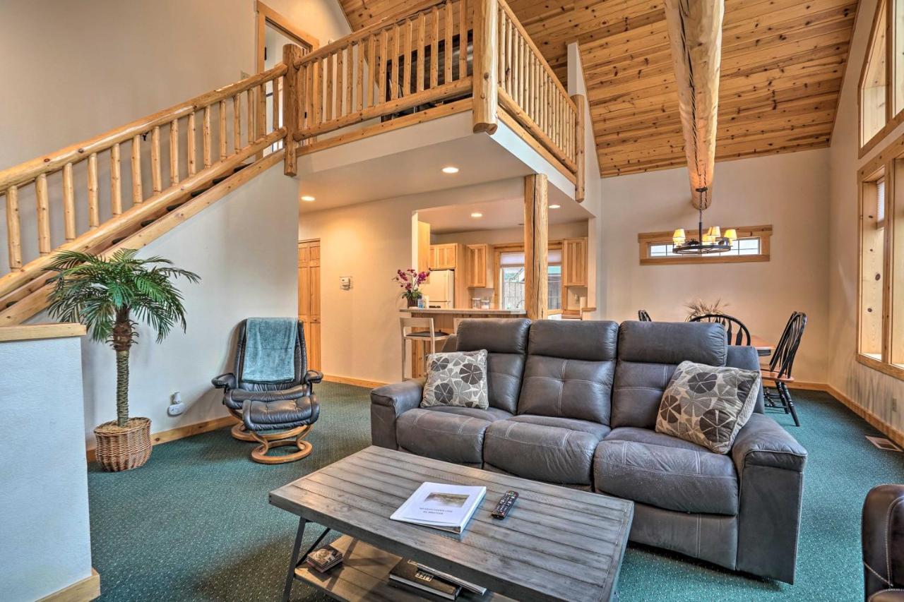 Chalet At Running Y Resort With Wraparound Deck! Klamath Falls Ngoại thất bức ảnh