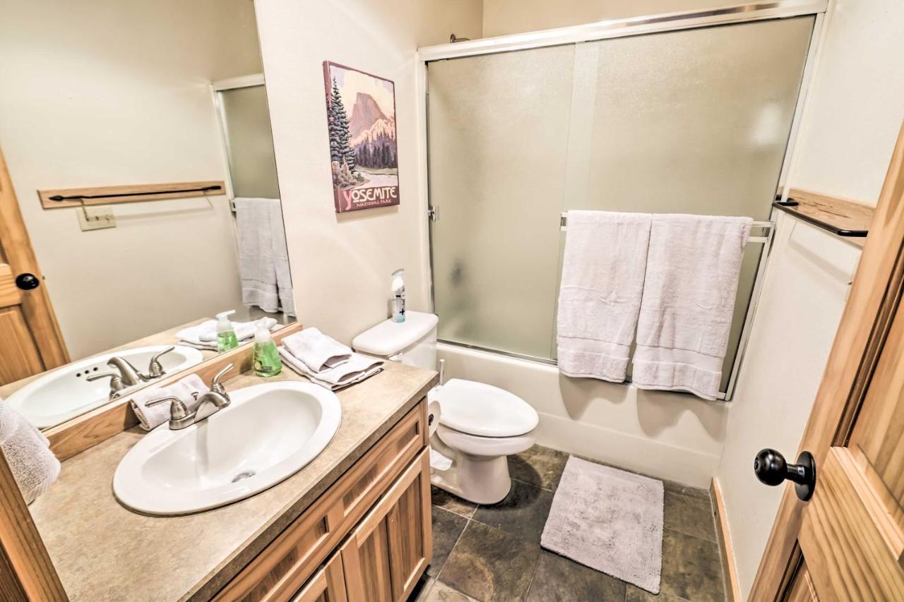 Chalet At Running Y Resort With Wraparound Deck! Klamath Falls Ngoại thất bức ảnh